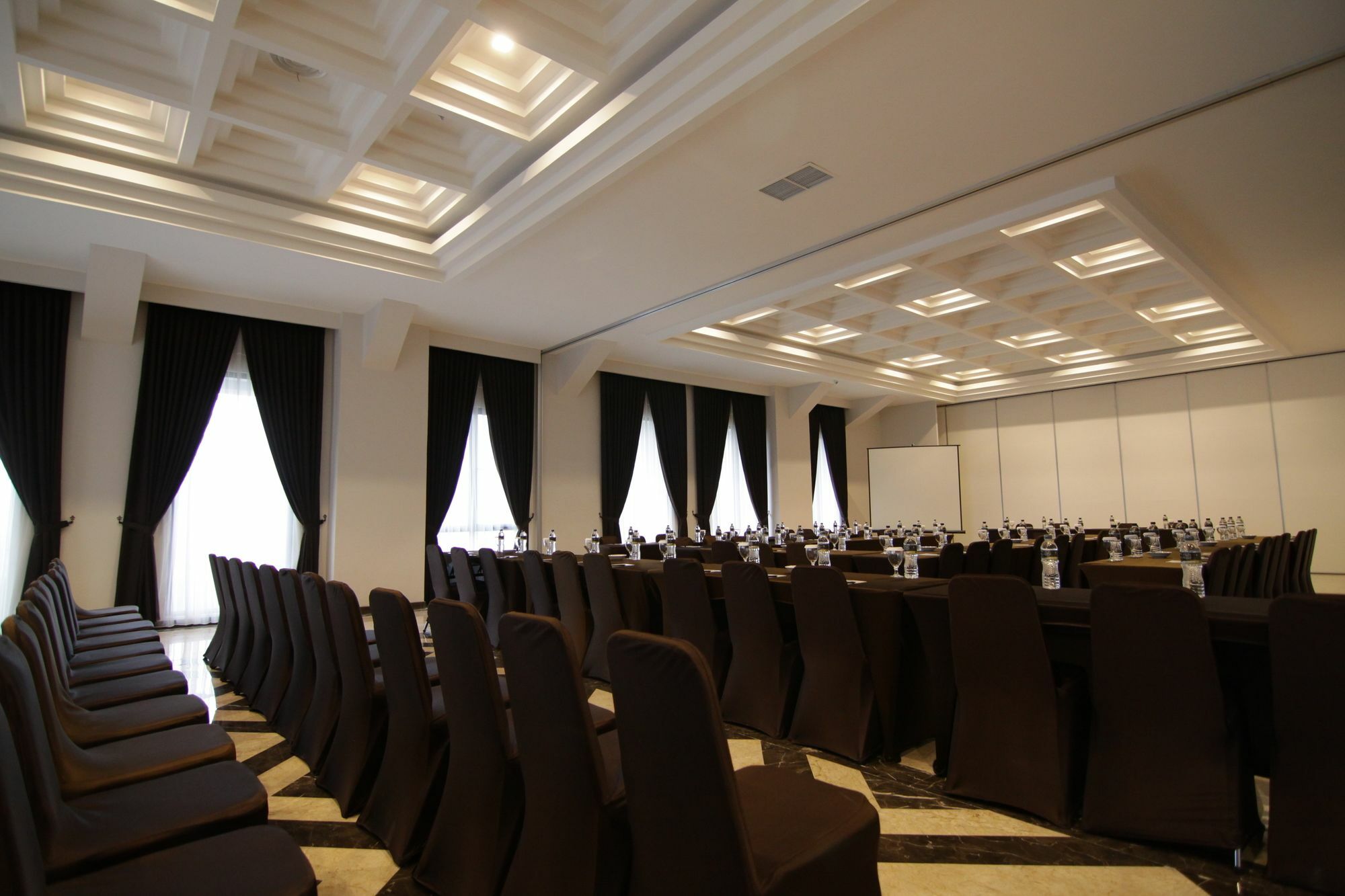 Royal Padjadjaran Hotel Bogor Exterior foto
