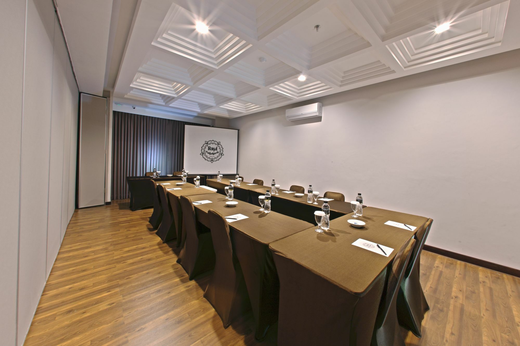 Royal Padjadjaran Hotel Bogor Exterior foto